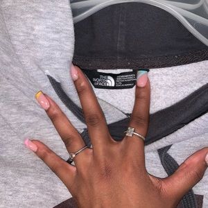 THE Northface Mens pullover hoodie